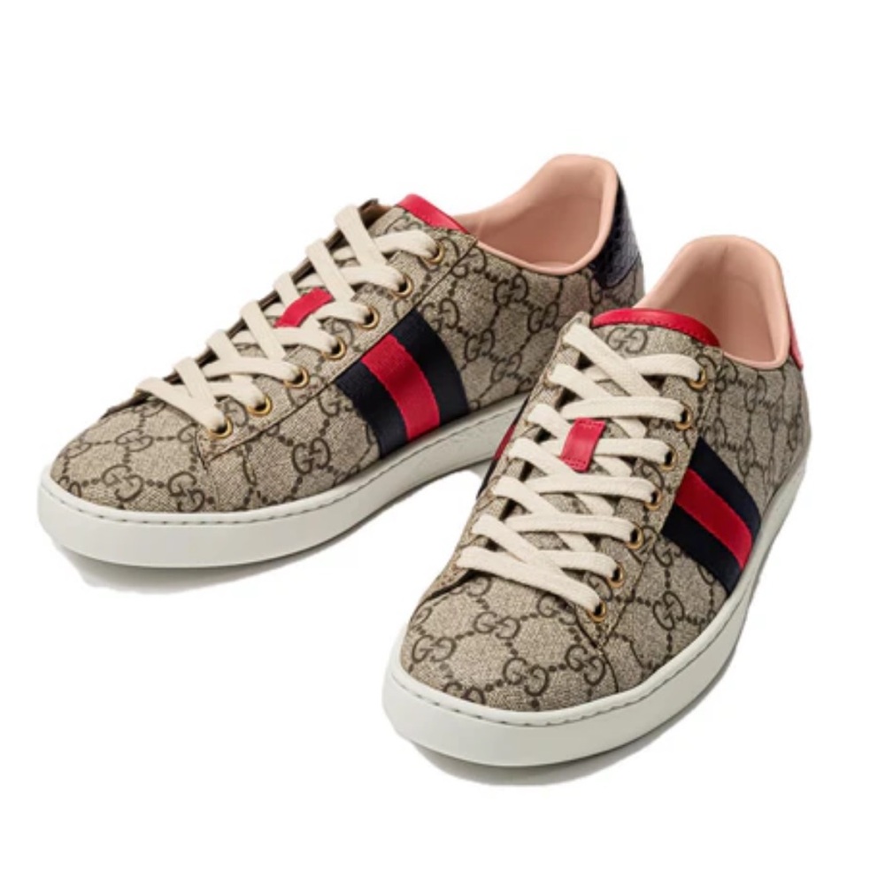 Gucci Women's Ace GG Supreme Canvas Low Top Lace Up Sneakers